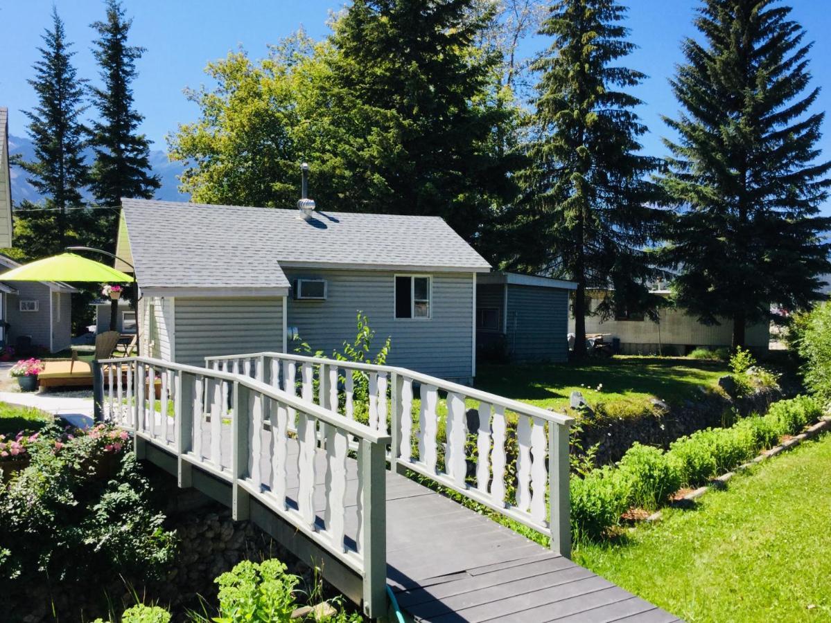 Motel Brookside 2*