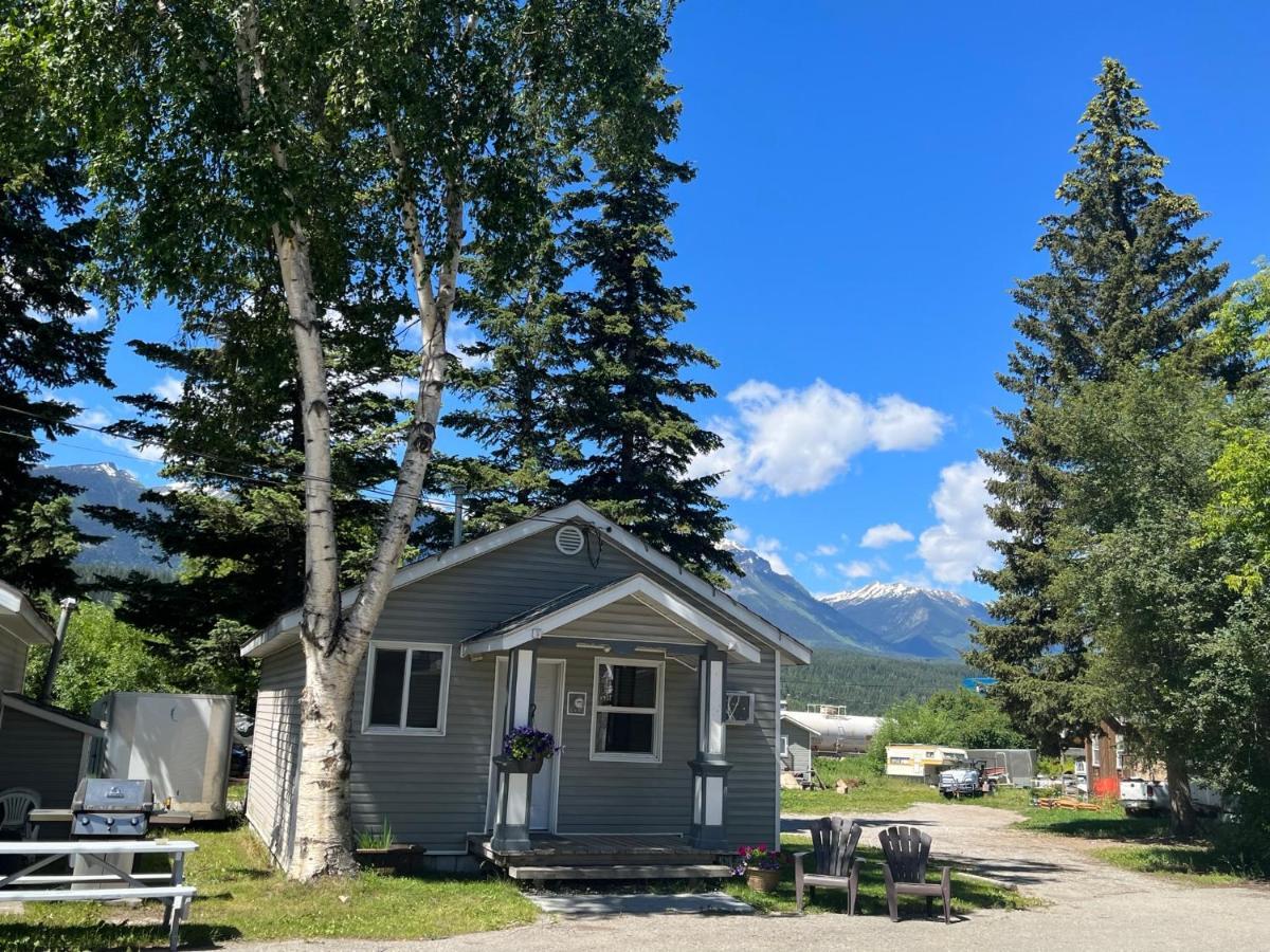 Brookside Motel 2*