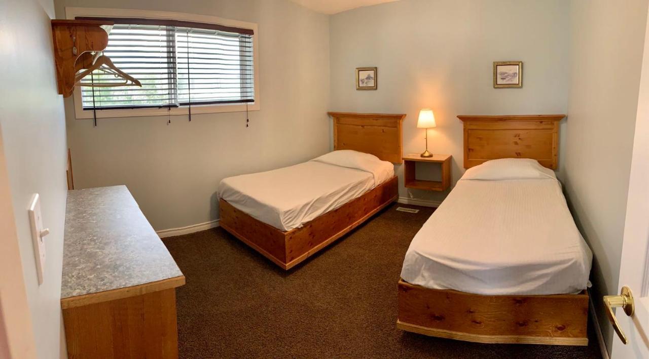 Brookside Motel