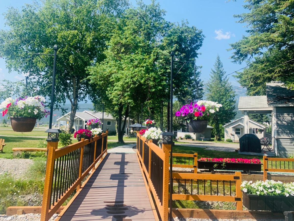 Brookside Motel